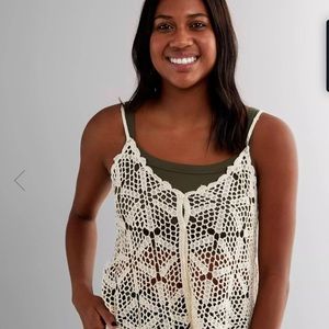 NWT Main Strip button down top. Crochet size S